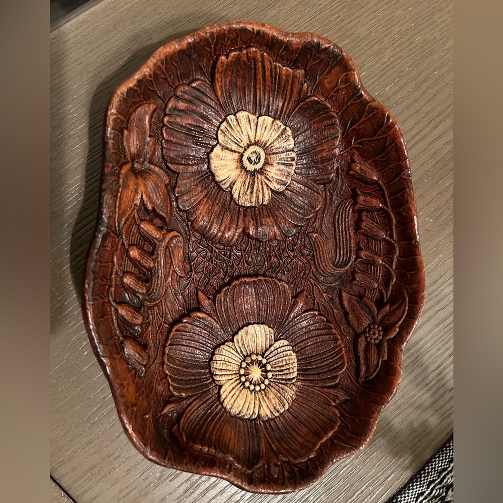 Vintage 10”wood carved bowl